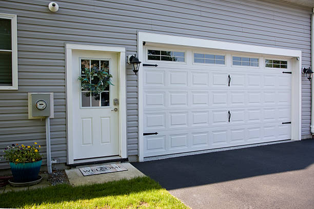 24/7 Emergency Garage Door Panel Replacement experts in Darmstadt, IN